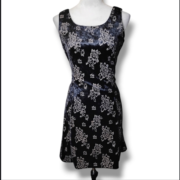 Vintage 90s DBY Velvet Mini Dress Size S Y2K Floral Whimsigoth - Picture 2 of 8